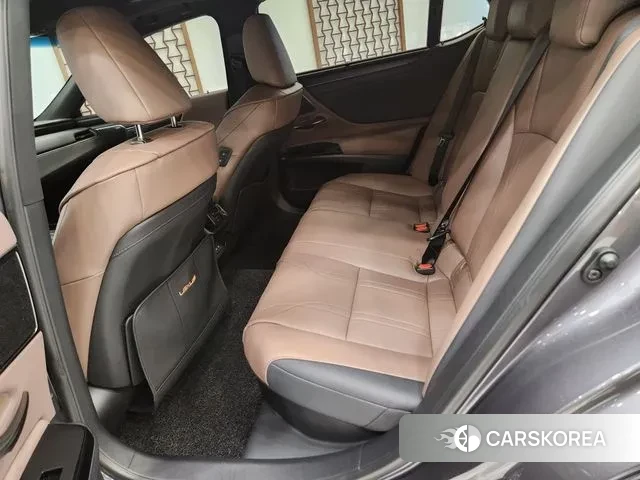 Lexus ES300h 7th generation 2024 Серый из Кореи, фото 5