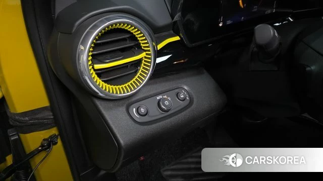 Chevrolet (GM Daewoo) Trax Crossover 2023 Золотой из Кореи, фото 5