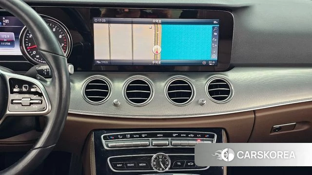 Mercedes-Benz E-Class W213 2018 Белый из Кореи, фото 5