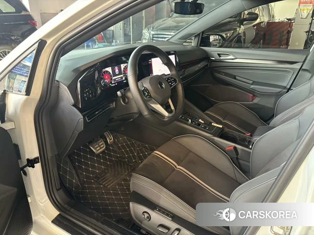 Volkswagen Golf 2024 Белый из Китая, фото 5
