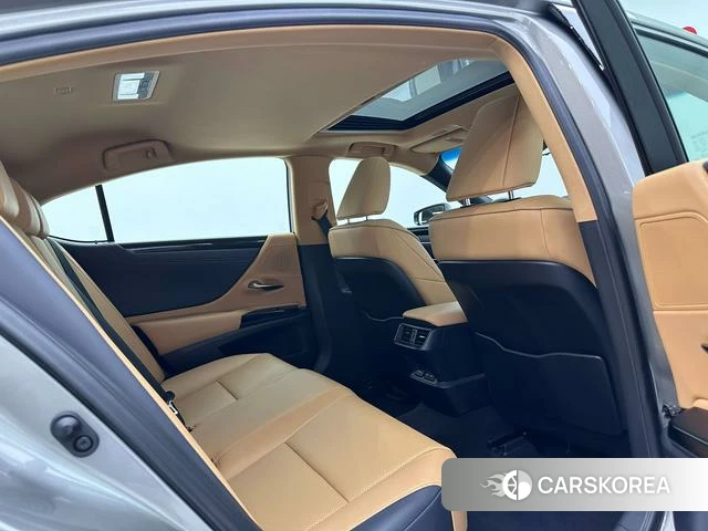 Lexus ES 2024 Шампань из Китая, фото 5