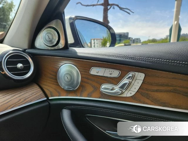 Mercedes-Benz E-Class W213 2018 Белый из Кореи, фото 5