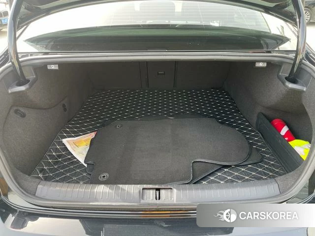 Volkswagen Magotan PHEV 2023 Черный из Китая, фото 5