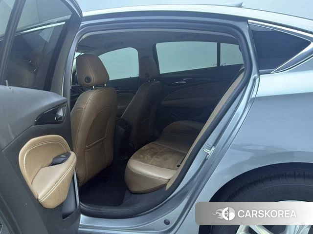 Buick Regal 2023 Серебристо-серый из Китая, фото 5