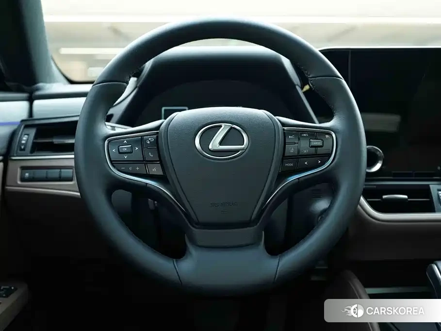 Lexus ES 2026 Silver/gray из Китая, фото 5