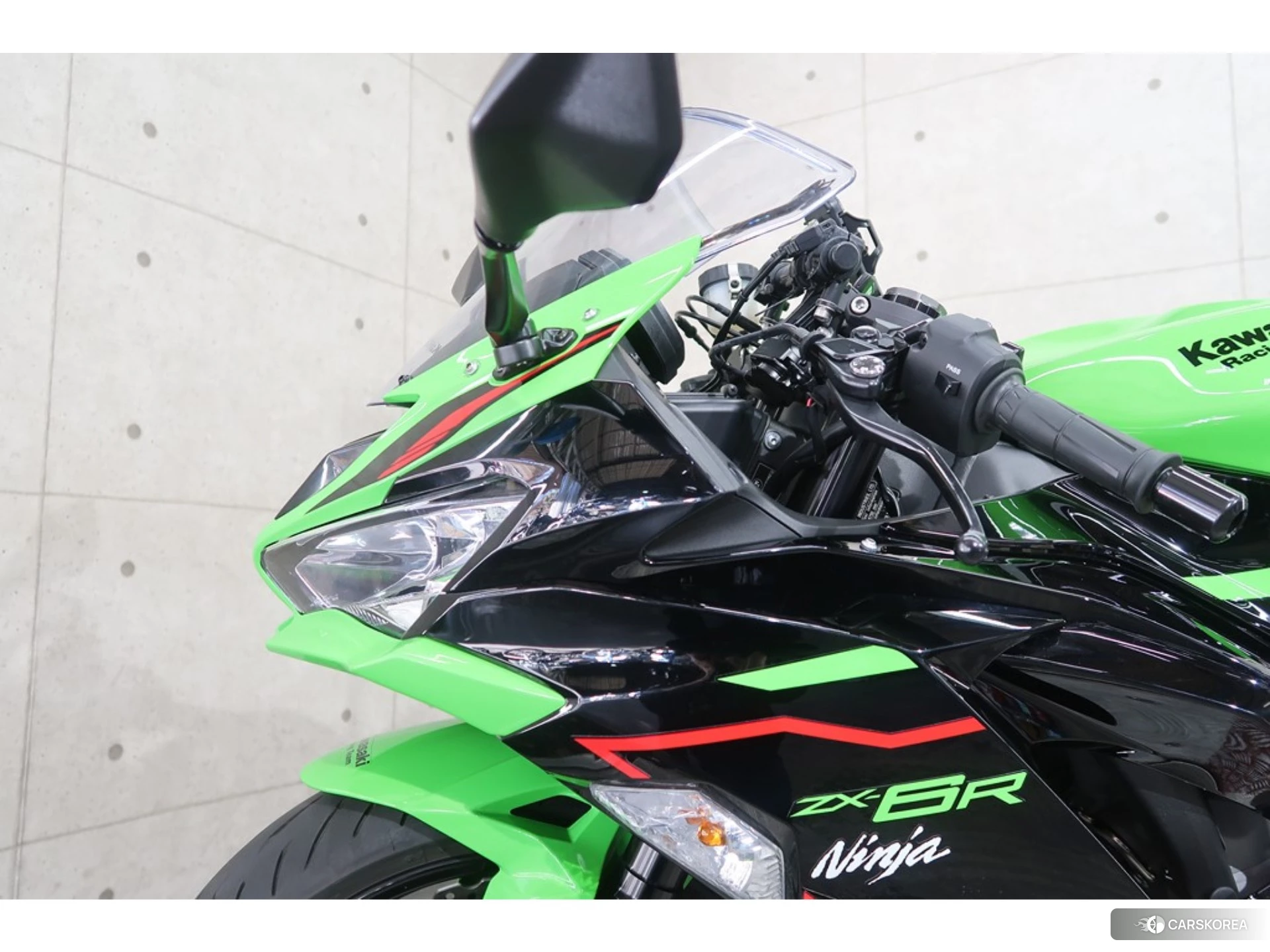 Проданный Kawasaki NINJA ZX-6R 2021 из Японии, фото 2