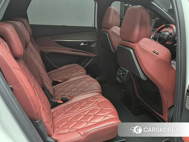 Peugeot 5008 second generation 2023 Белый из Кореи, фото 5
