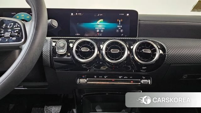 Mercedes-Benz A-Class W177 2019 Белый из Кореи, фото 5