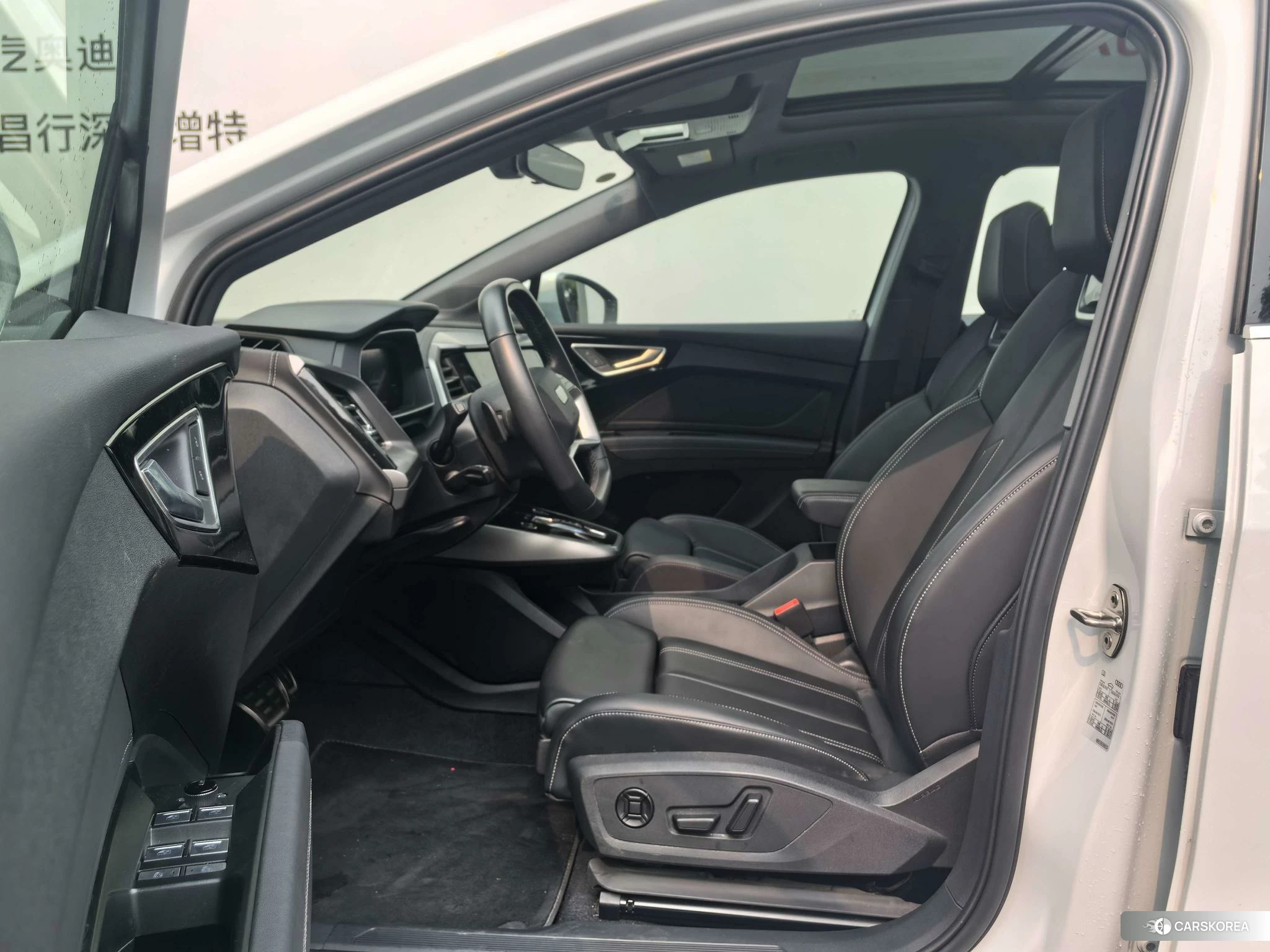 Audi Q4 2023 Белый из Китая, фото 5