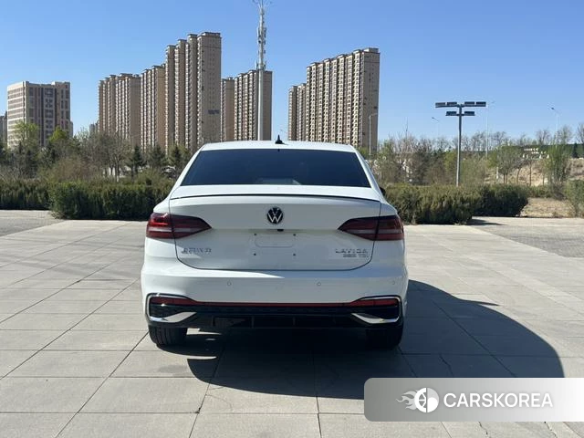 Volkswagen Lavida 2022 Белый из Китая, фото 5