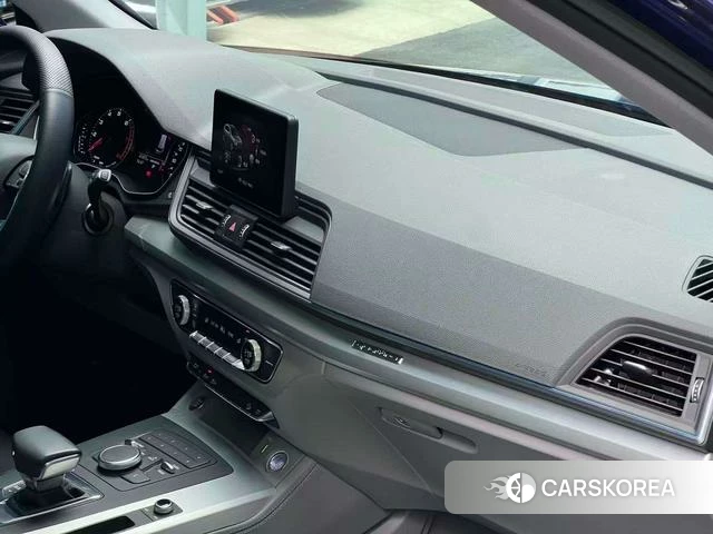 Audi Q5L 2021 Синий из Китая, фото 5