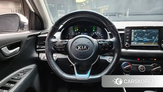 Kia Stonic 2018 Белый из Кореи, фото 5
