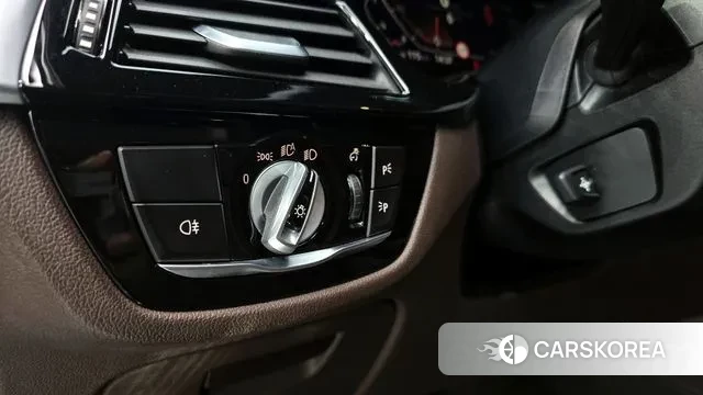 BMW 5 Series (G30) 2020 Синий из Кореи, фото 5