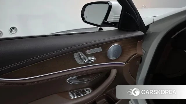Mercedes-Benz E-Class W213 2019 Белый из Кореи, фото 5