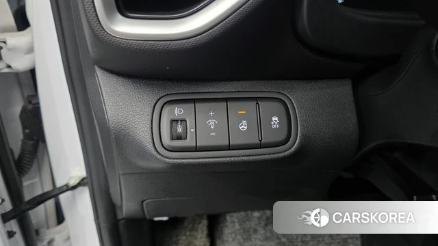 Hyundai Venue 2023 Белый из Кореи, фото 5