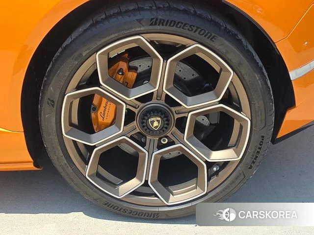 Lamborghini Huracan 2023 Оранжевый из Кореи, фото 5