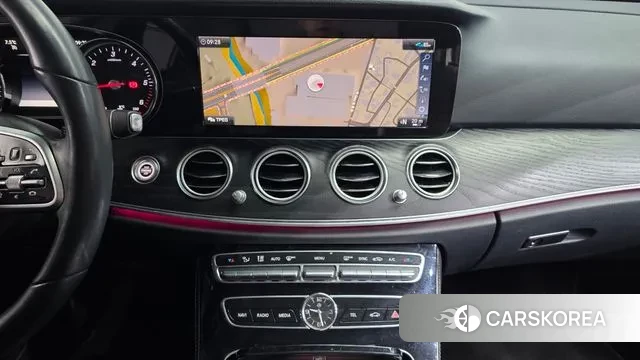 Mercedes-Benz E-Class W213 2020 Белый из Кореи, фото 5