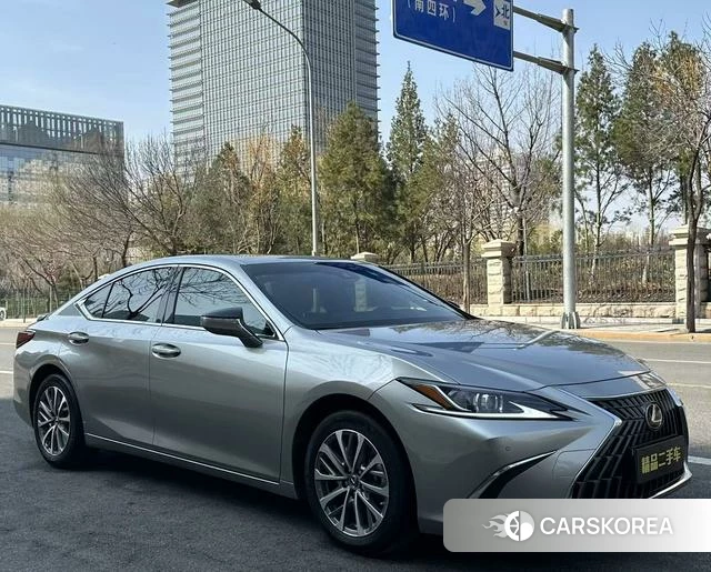 Lexus ES 2023 Шампань из Китая, фото 5