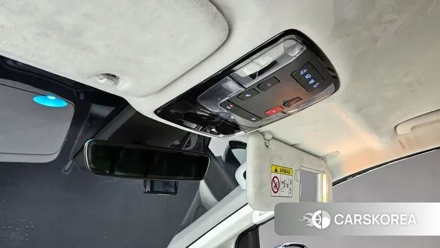 Hyundai Staria 2022 Белый из Кореи, фото 5