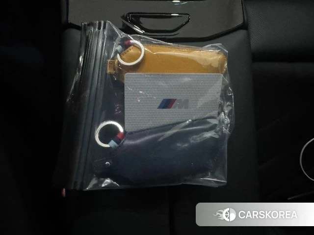 BMW 5 Series (G60) 2024 Светло-серебряный цвет из Кореи, фото 5