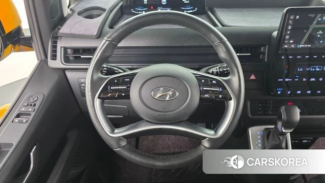 Hyundai Staria 2023 Желтый из Кореи, фото 5