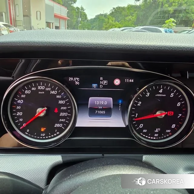 Mercedes-Benz E-Class W213 2020 Серебристо-серый из Кореи, фото 5