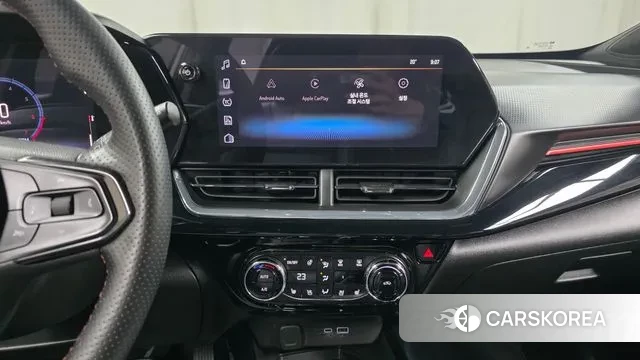 Chevrolet (GM Daewoo) Trax Crossover 2023 Светло-серебряный цвет из Кореи, фото 5