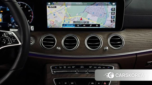 Mercedes-Benz E-Class W213 2022 Светло-серебряный цвет из Кореи, фото 5