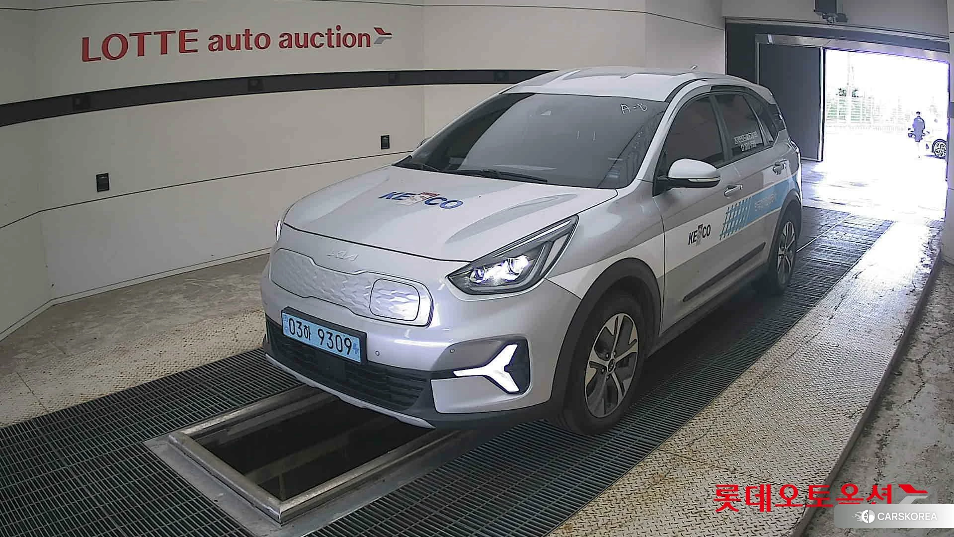 Kia Niro Plus 2023 Sparkling Silver из Кореи, фото 5