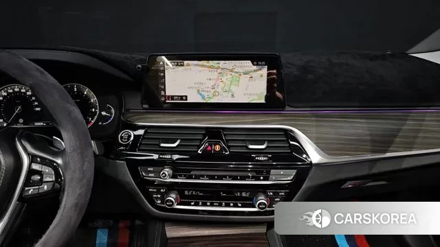 BMW 5 Series (G30) 2019 Белый из Кореи, фото 5