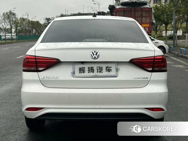 Volkswagen Lavida 2022 Белый из Китая, фото 5