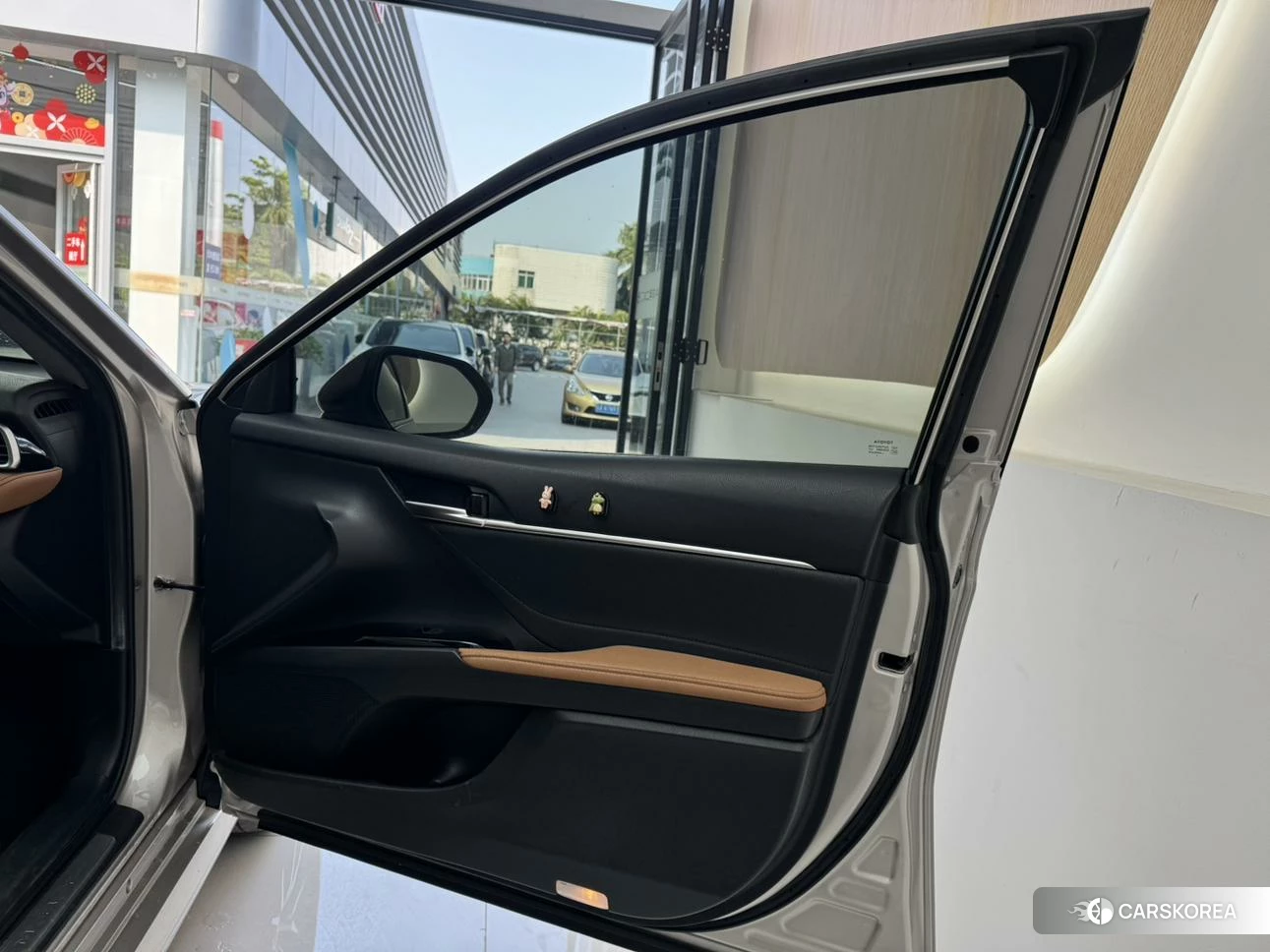Toyota Camry 2021 Серебристо-серый из Китая, фото 5