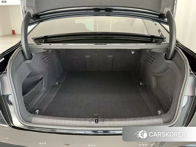 Audi A6L 2021 Черный из Китая, фото 5