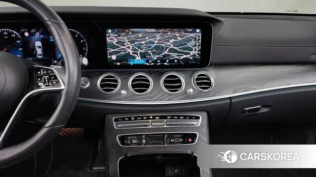 Mercedes-Benz E-Class W213 2022 Белый из Кореи, фото 5