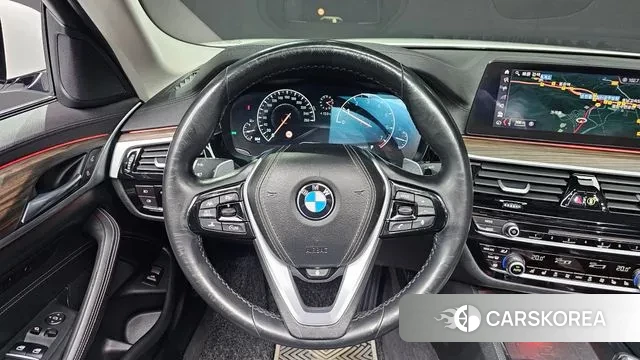 BMW 5 Series (G30) 2019 Белый из Кореи, фото 5