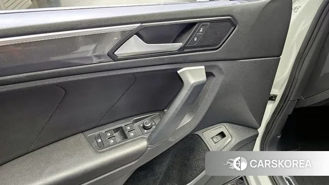 Volkswagen Tiguan second Generation 2020 Белый из Кореи, фото 5