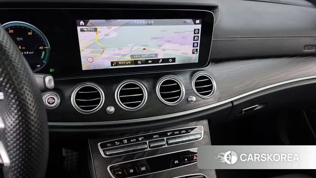 Mercedes-Benz E-Class W213 2022 Белый из Кореи, фото 5