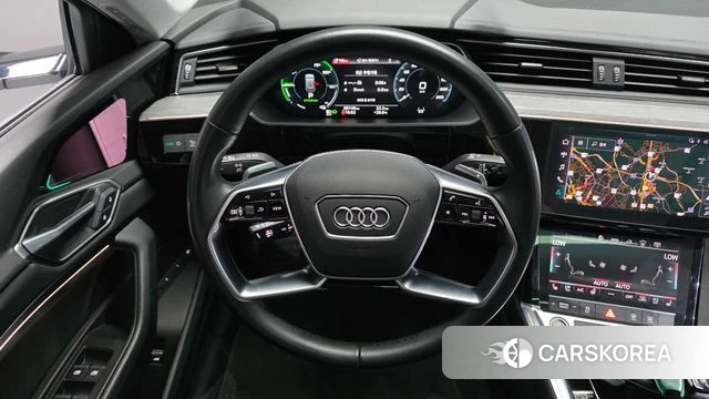Audi e-Tron 2022 Белый из Кореи, фото 5