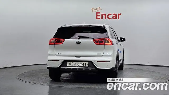 Kia Niro 2018 Белый из Кореи, фото 5