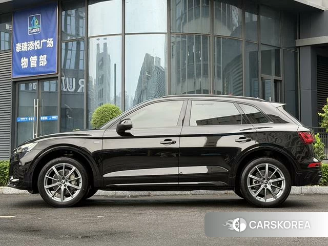 Audi Q5L 2023 Черный из Китая, фото 5