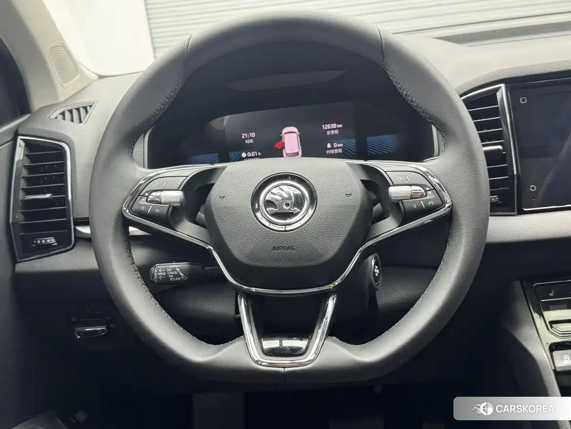 Skoda Karoq 2023 Белый из Китая, фото 5