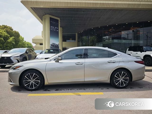 Lexus ES 2022 Серебристо-серый из Китая, фото 5