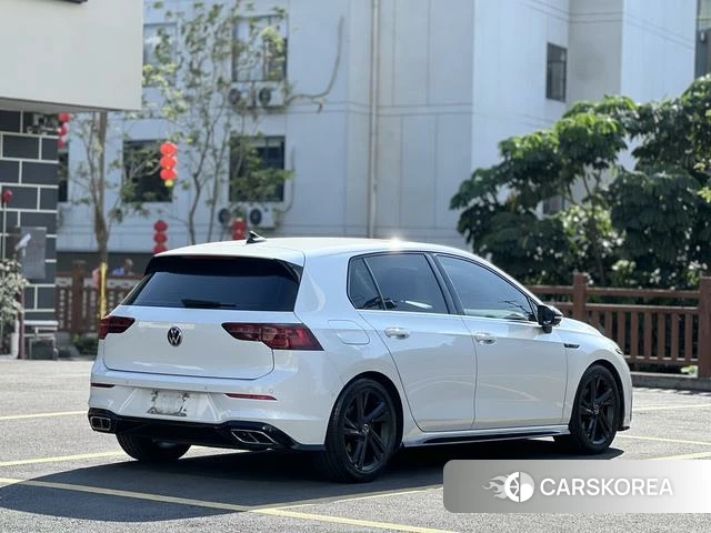 Volkswagen Golf 2023 Белый из Китая, фото 5