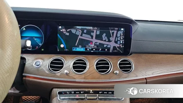 Mercedes-Benz E-Class W213 2021 Серебряный из Кореи, фото 5