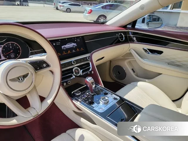 Bentley Flying Spur 3rd Generation 2021 Белый из Кореи, фото 5