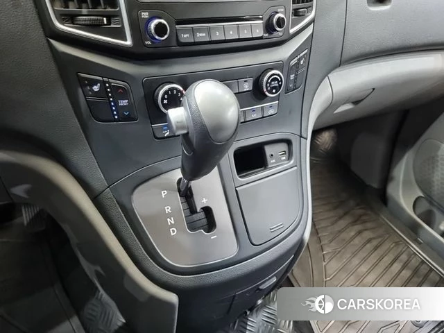 Hyundai The New Grand Starex 2018 Серебристо-серый из Кореи, фото 5