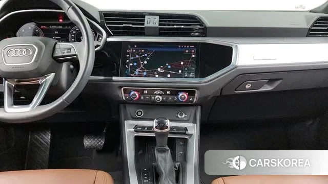 Audi Q3 (F3) 2022 Белый из Кореи, фото 5