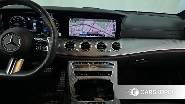 Mercedes-Benz E-Class W213 2023 Песочный из Кореи, фото 5