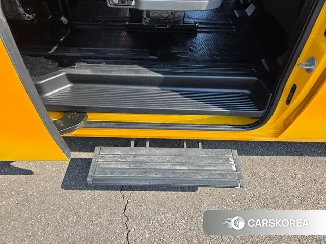 Hyundai Staria 2022 Желтый из Кореи, фото 5