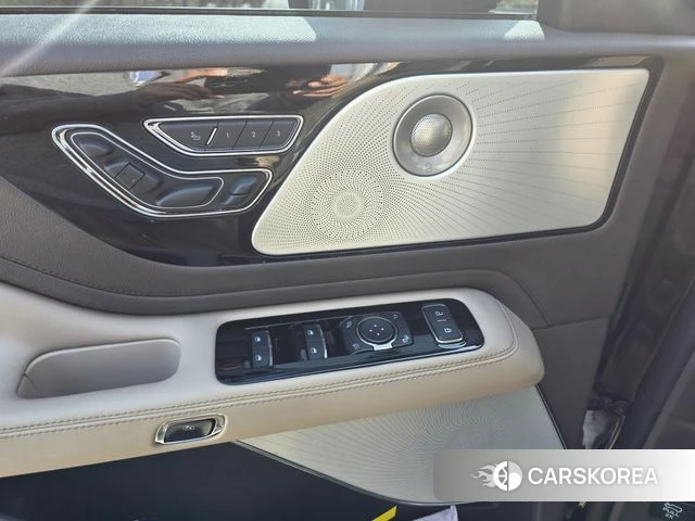 Lincoln Aviator 2nd generation 2022 Черный из Кореи, фото 5